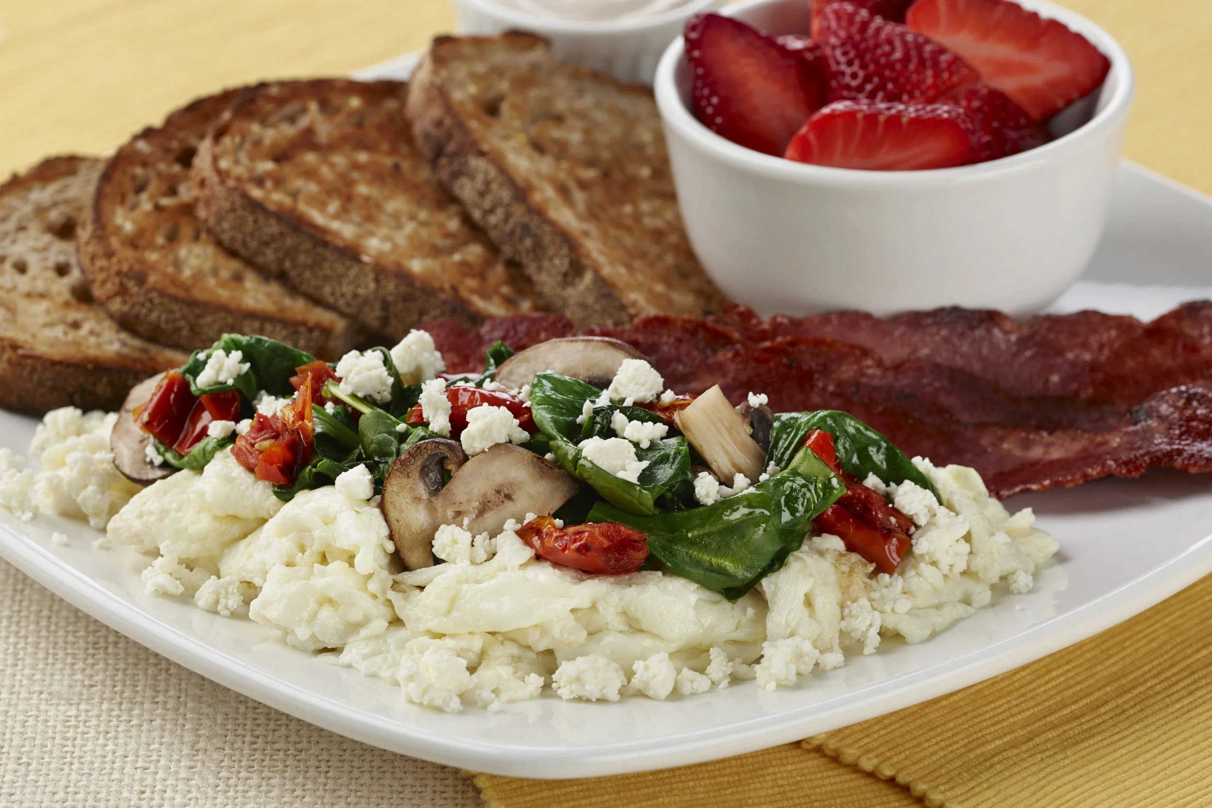 シルバーのモーニングセット、4点 Breakfast & Brunch — Silver Diner